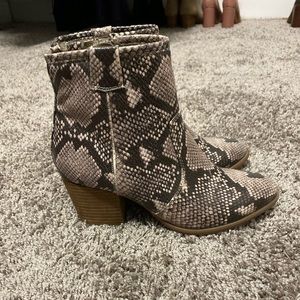 Snake boots